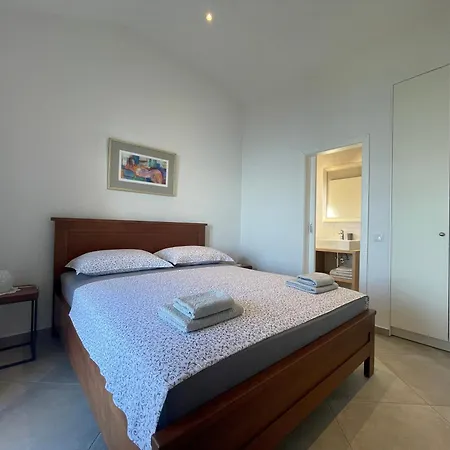 Secluded Fisherman's Cove Pakomina, Hvar - 22535 * Gdinj
