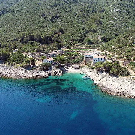 Secluded Fisherman's Cove Pakomina, Hvar - 22535 Gdinj